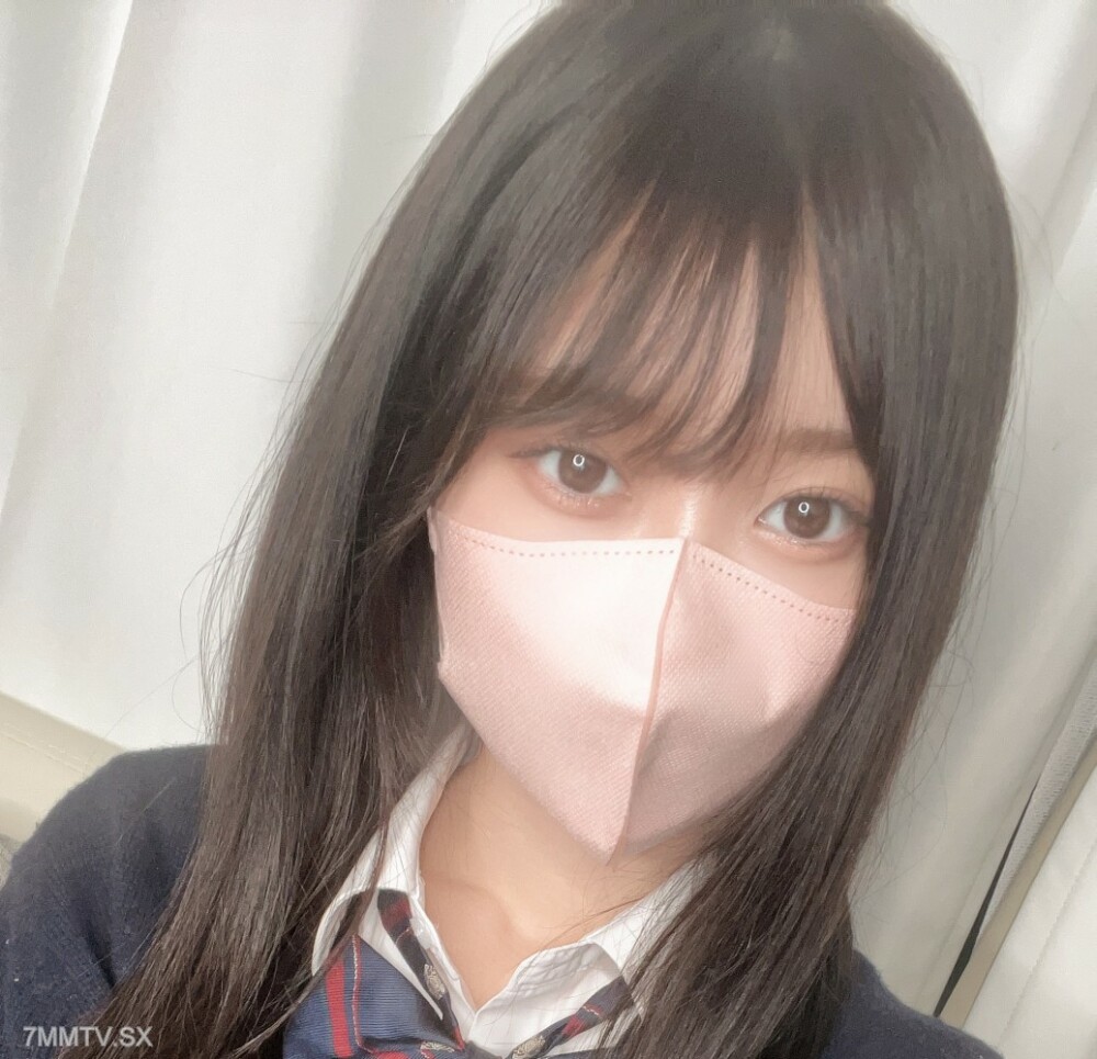 18岁精致F罩杯美女！不知为什么我在我家附近，所以我在学校的路上，所以我在下午开始射精。