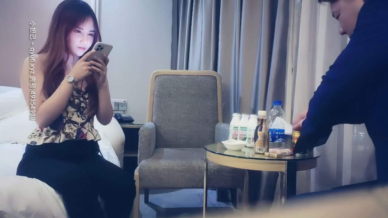 约炮淫荡小母狗，骚着说小穴好热流水，大鸡巴操得好舒服